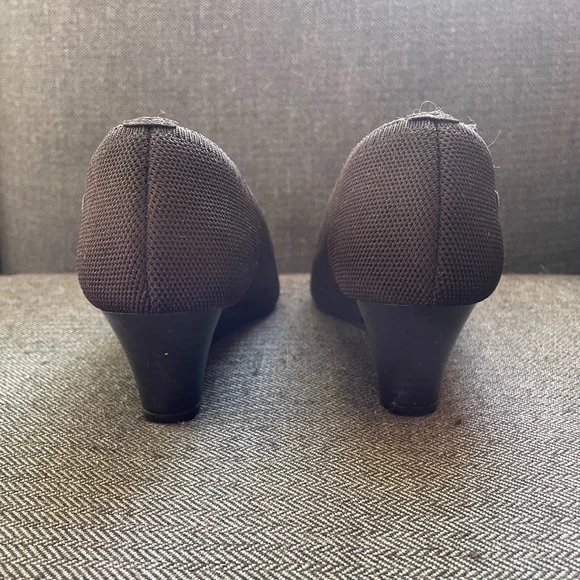 VIVIAIA Deborah Pointed-Toe Stress Free Wedge Heels - Picture 5 of 8